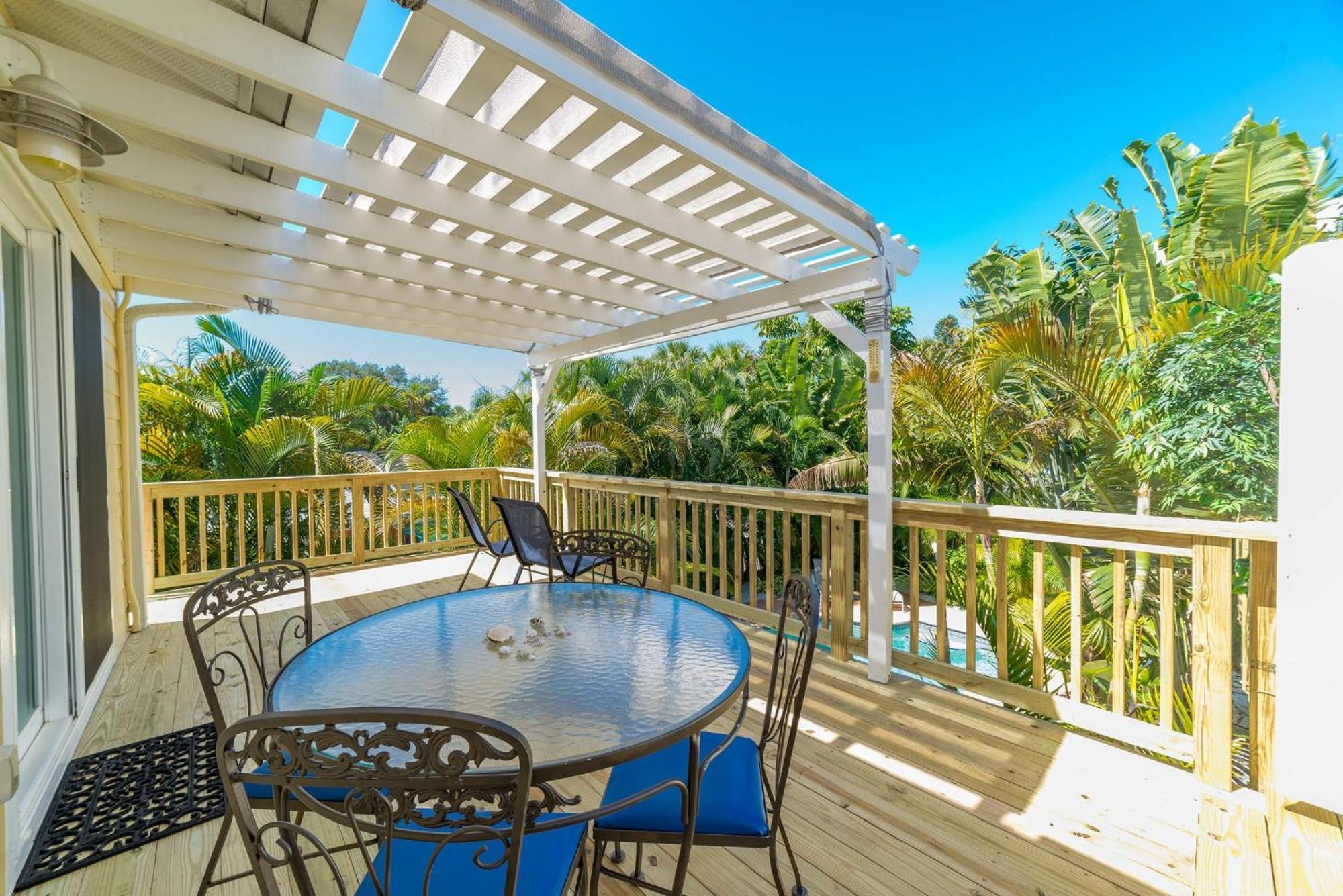 Island Girl West - Heated Pool Porches Beach Gear Walk To Beach Holmes Beach Exterior photo