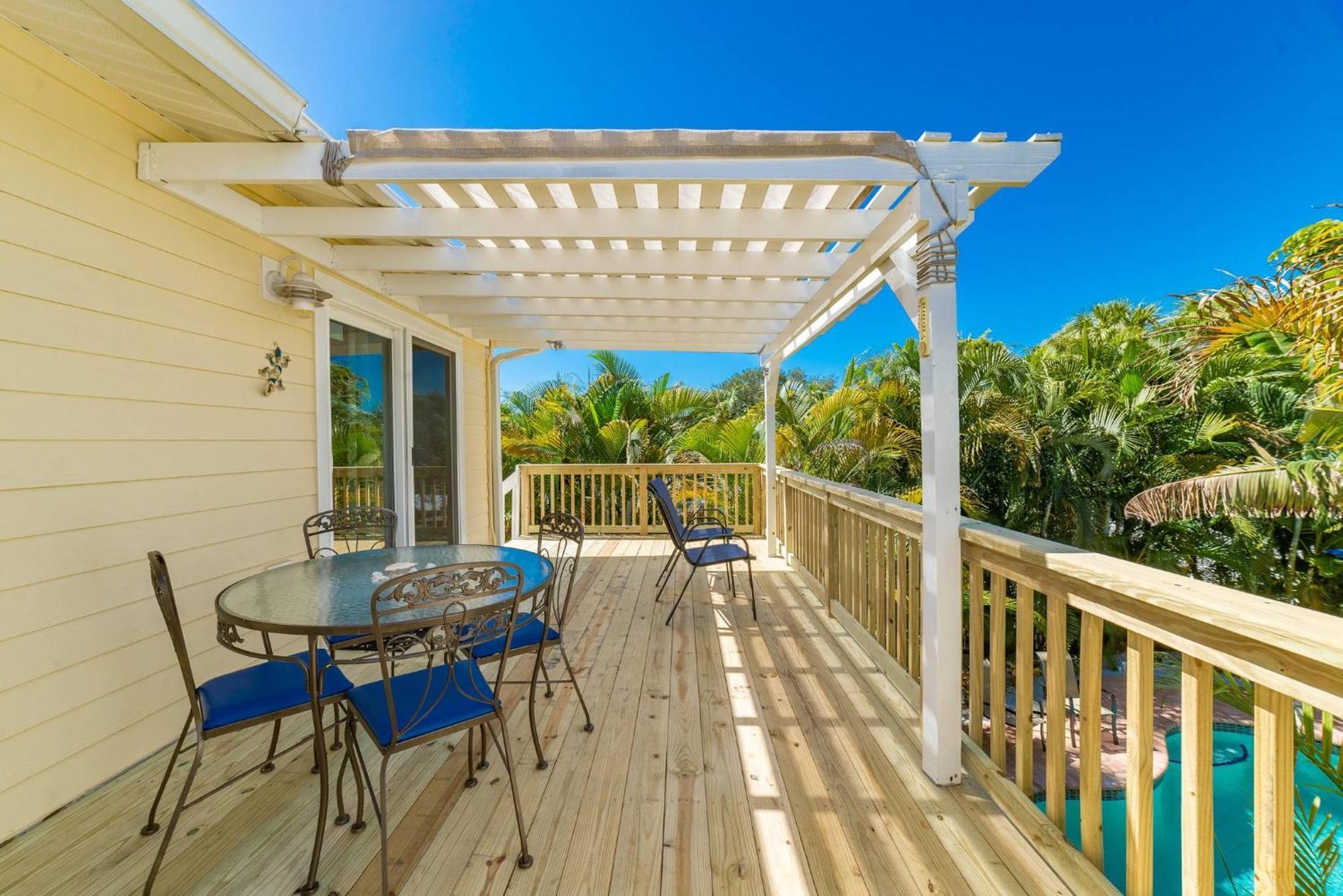 Island Girl West - Heated Pool Porches Beach Gear Walk To Beach Holmes Beach Exterior photo